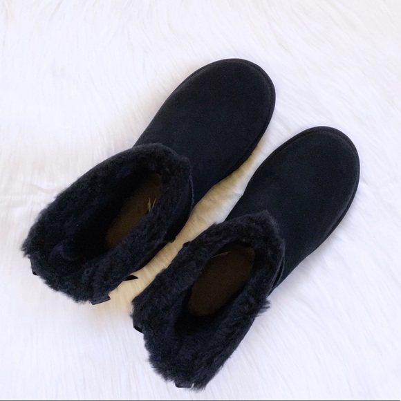UGG Mini Bailey UGG Metal Graphic Black Boots - Picture 4 of 8